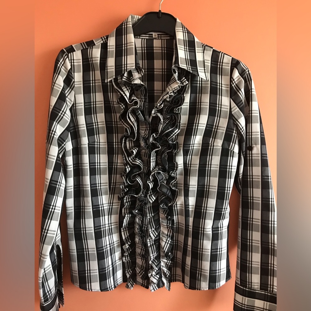 Nara Camise Classic Fitted Blouse with sleeves - Picture 2 of 10
